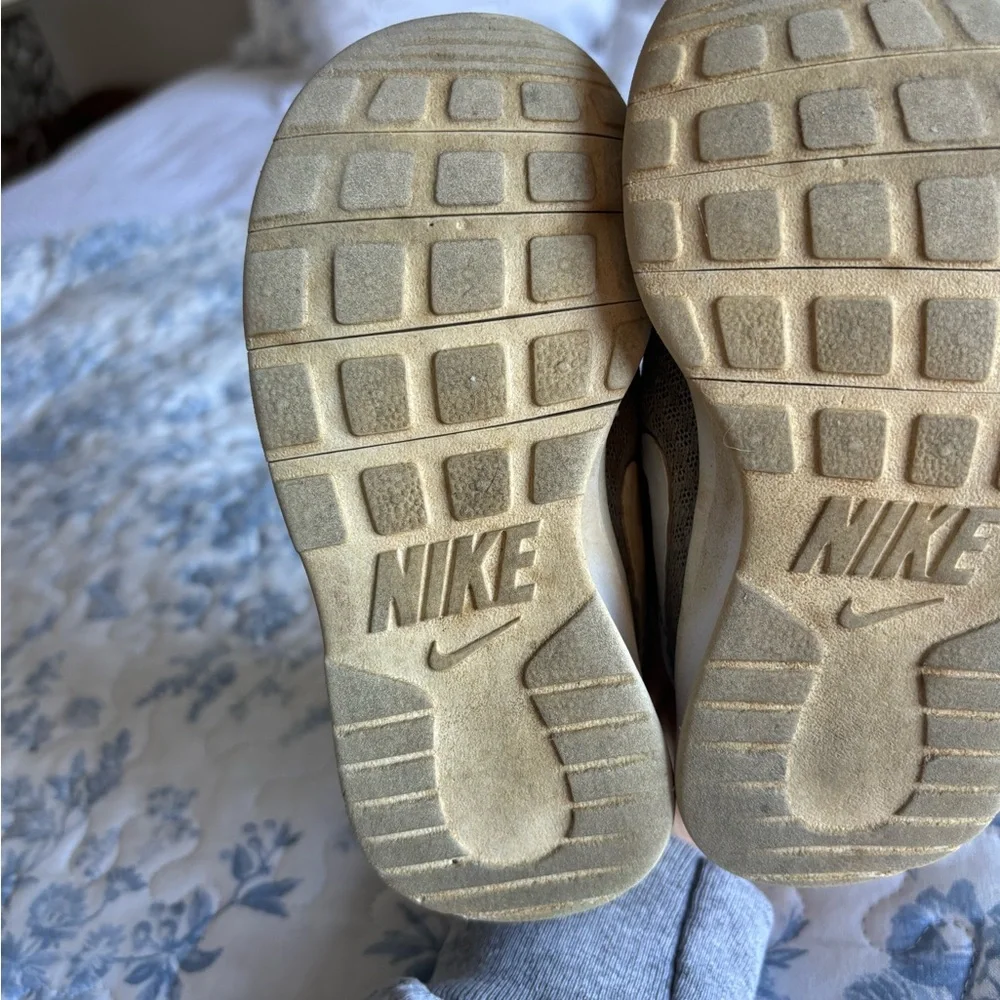 Nike Toddler Shoes Size 9 - Picture 4 of 5